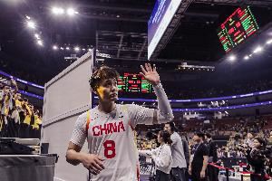  中国男篮12人中仅赵睿&胡明轩&胡金秋参加过亚洲杯 其余9人皆首次